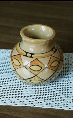 Vase con decorazione Inca in terracotta